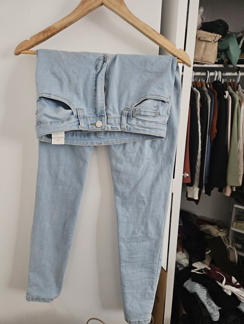 SHEIN Light Blue Denim Jeans with Label Detail